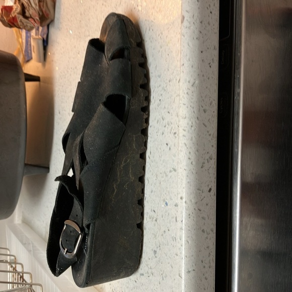 Arche Black Leather suede sandals with 1 3/4” heels and buckle adjustment. 6.5 - Picture 7 of 9